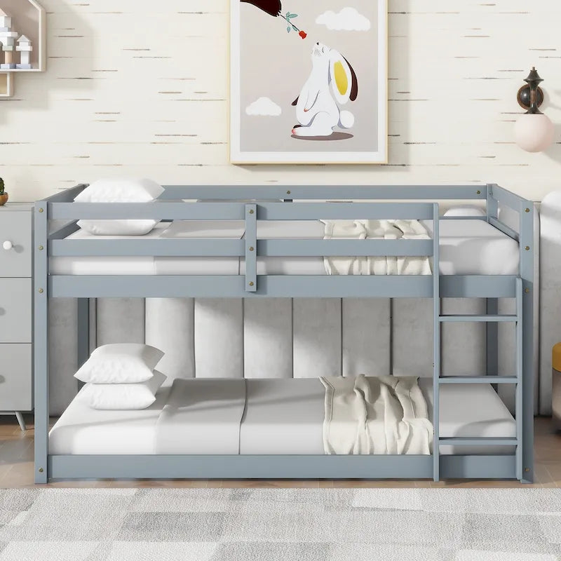 Litera doble tipo loft con dos plataformas de 13 listones y diseño de perfil bajo