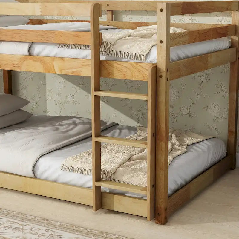 Litera doble tipo loft con dos plataformas de 13 listones y diseño de perfil bajo