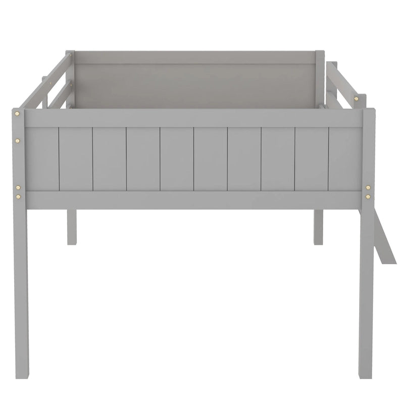 Cama tipo litera baja de madera maciza gris tamaño completo con escalera y deflector de cerca, y soporte de listones de madera para dormitorio