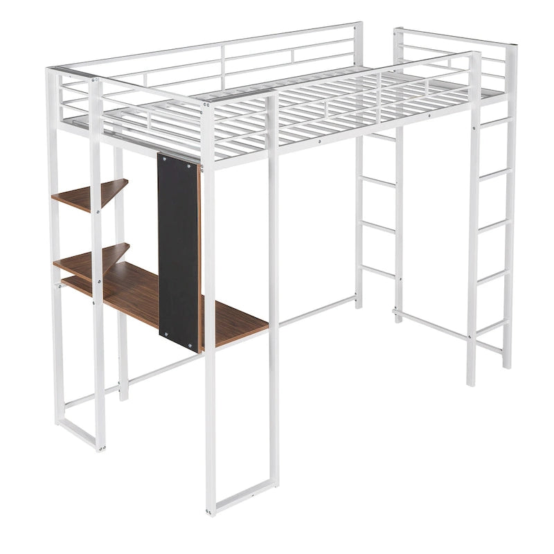 Cama alta de metal blanca tamaño twin con escalera, barandilla, estantes y escritorio