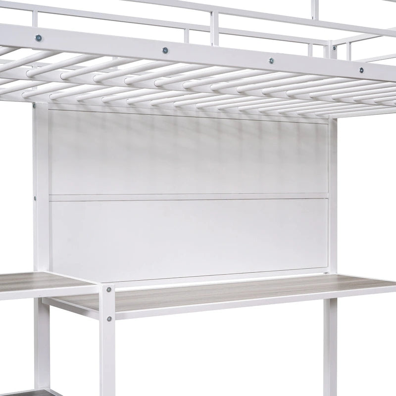 Cama alta de metal blanca tamaño twin con escritorio, pizarra, estantes y escalera